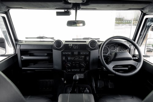 2015 Land Rover Defender - 8