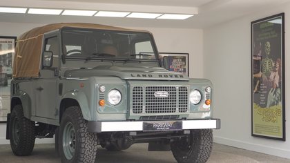 LAND ROVER DEFENDER 90 HERITAGE CONVERTIBLE