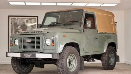 LAND ROVER DEFENDER 90 HERITAGE CONVERTIBLE