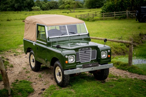 Land Rover Series 3 88" 1976 Bronze Green Soft Top Galvanise VERKAUFT