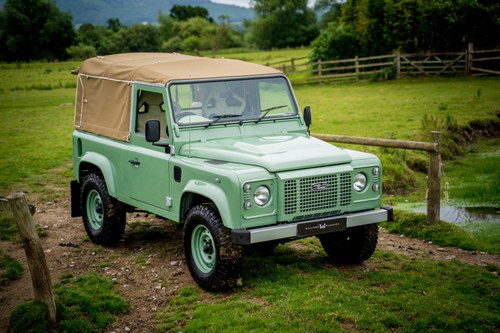 Land Rover Defender Heritage Edition Soft Top 2.2 2012 VERKAUFT