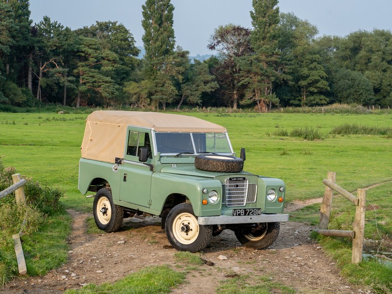 Land Rover Series 3 88" 1974 Pastel Green Softop Refurbished