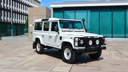 Land Rover Defender 100 Td5 - 1st owner - original 33.000 km