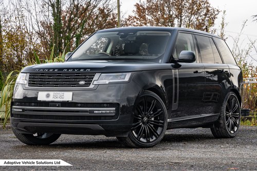 2022 Big Spec - Range Rover D300 HSE inc Pan Roof + Head Up For Sale