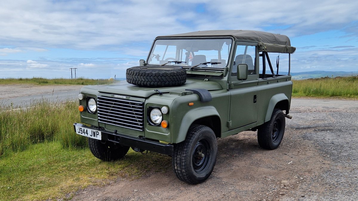 1992 Land Rover Defender Dark green Manual, 5 speed Right Hand Drive in ...