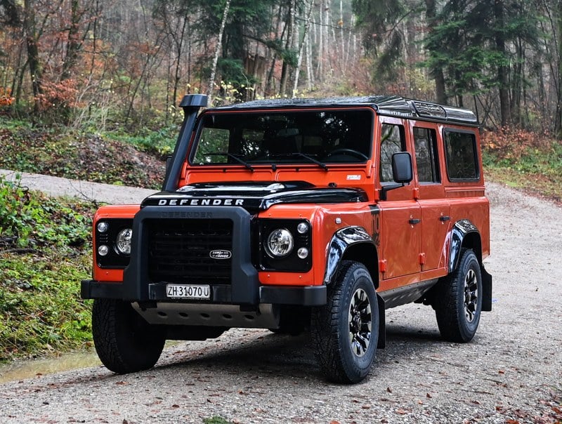 Land Rover Defender 90 Bj. 1983 grün Modell von Busch 1:87 | MA73972 Land Rover Defender 90 Bj. 1983 grün Modell von Busch 1:87 | MA73972