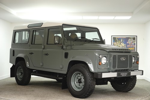 2015 LAND ROVER DEFENDER 110 HERITAGE STYLE 5DR A vendre