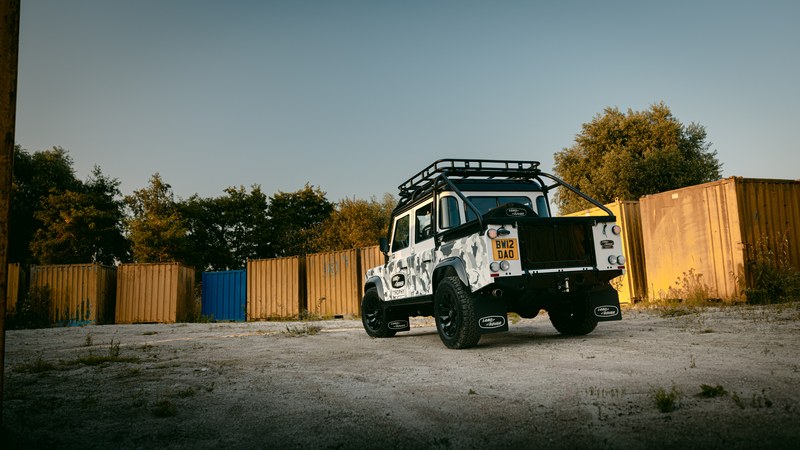 2023 Land Rover Defender - 2 2023 Land Rover Defender - 2