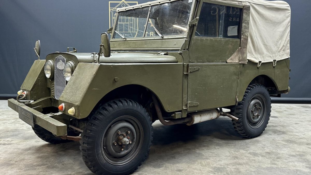 1952 Land Rover Defender Green Manual, 4 speed Left Hand Drive in ...
