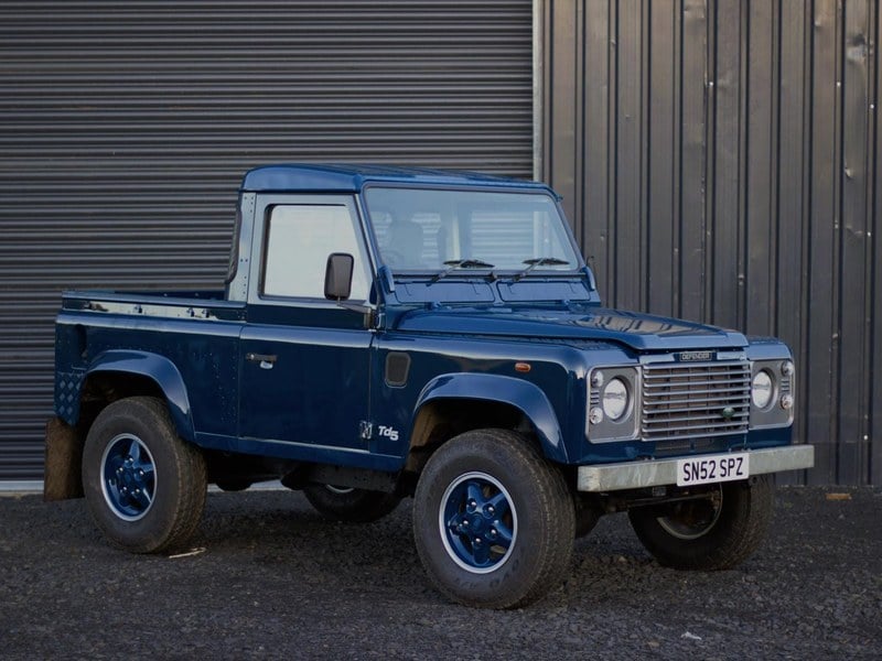 2002 Land Rover Defender 90 TD5 - Caledonian Blue