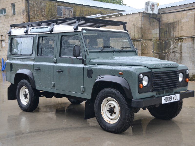 Land Rover Defender 110 Station Wagon 7 seats