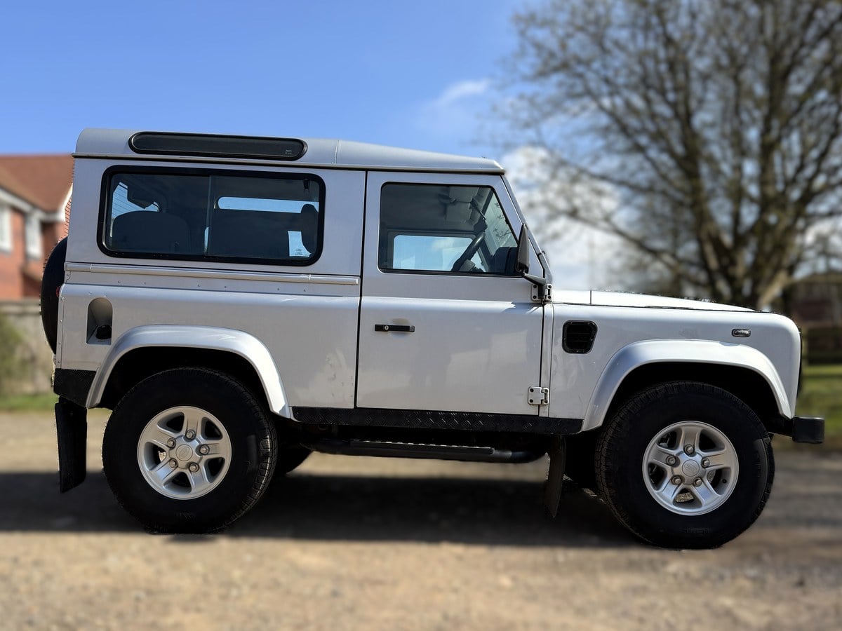 Land Rover 05 Defender 2005 Land Rover Defender Silver Manual, 5 speed Right Hand Drive in ...
