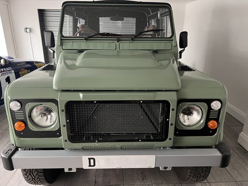 1986 Land Rover V8 Manual Defender 90 Bespoke Build.