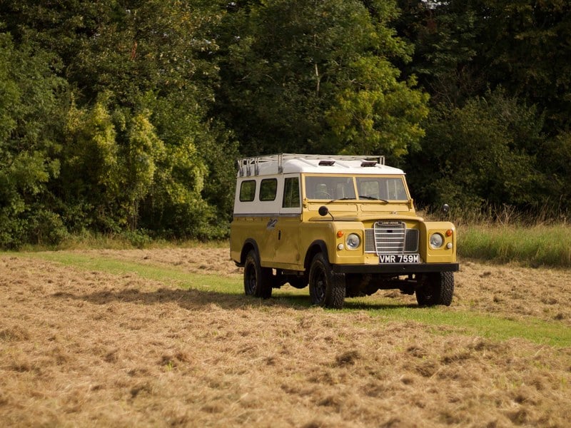 Rapid Classics: Eine Suche. Alle Oldtimer. 23 » Rapid Classics: Eine Suche. Alle Oldtimer. 1973 Land Rover Series 3 109”