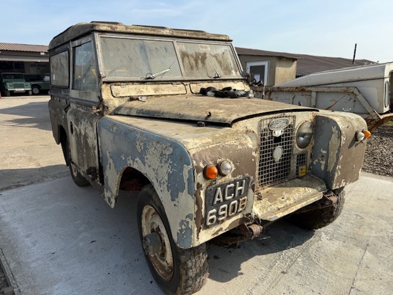 Land Rover® Series 2a *Barn Find - Project* (ACH)