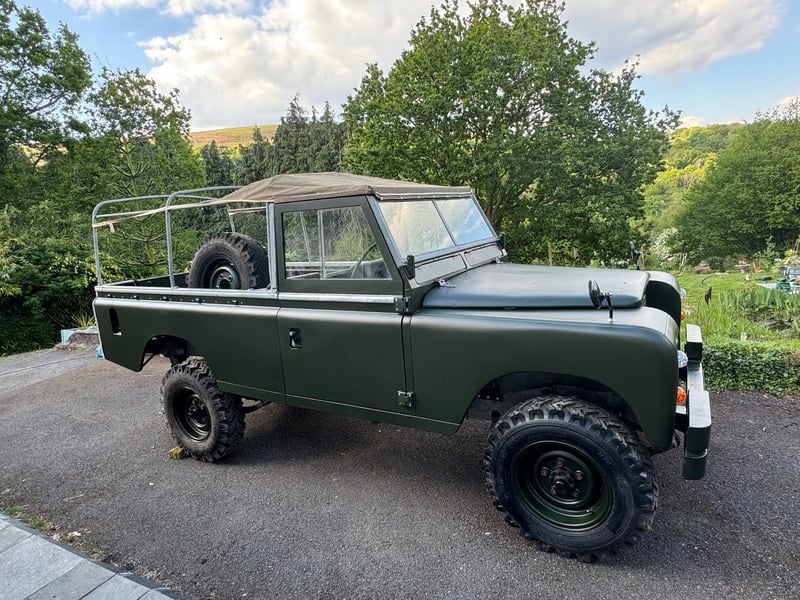 Rapid Classics: Eine Suche. Alle Oldtimer. 19 » Rapid Classics: Eine Suche. Alle Oldtimer. 1975 Land Rover Series 3