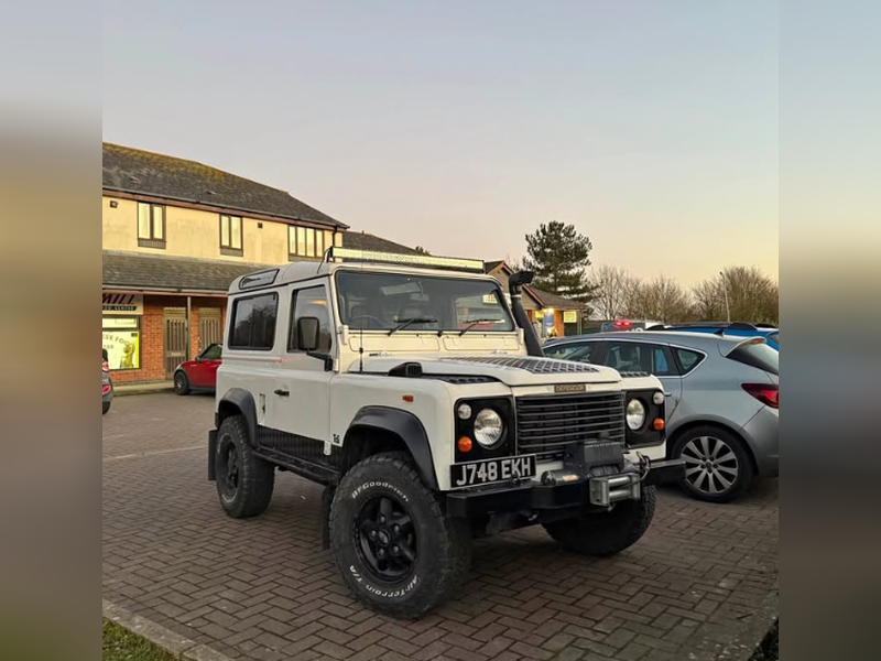 Rapid Classics: Eine Suche. Alle Oldtimer. 14 » Rapid Classics: Eine Suche. Alle Oldtimer. 1992 Land Rover Defender L316 90