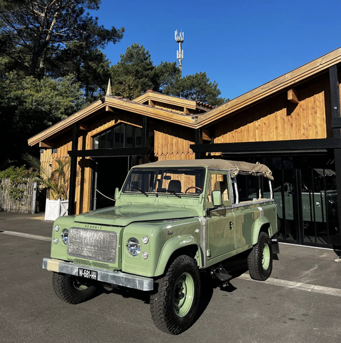 Land Rover Defender V8 110 Soft Top 7 seats 250HP - Hedonic.