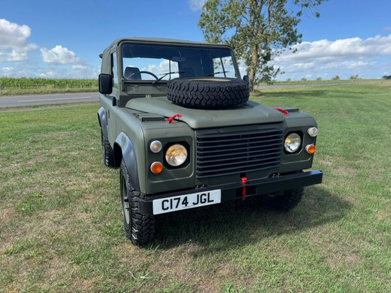 Land Rover 90 *300TDI with Power Steering* (JGL)