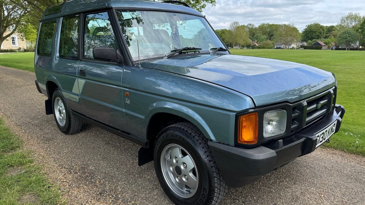 1990 Land Rover Discovery Blå manuell, 5 växlar Högerstyrd i Royston ...