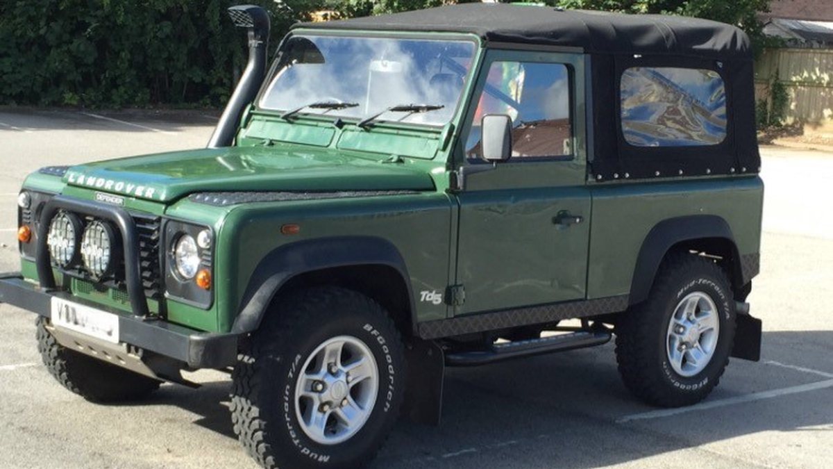 1999 Land Rover Defender Dark green Manual, 5 speed Right Hand Drive in ...