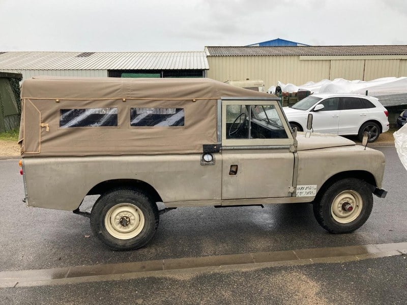 1980 Land Rover Series 3 - 1 1980 Land Rover Series 3 - 1