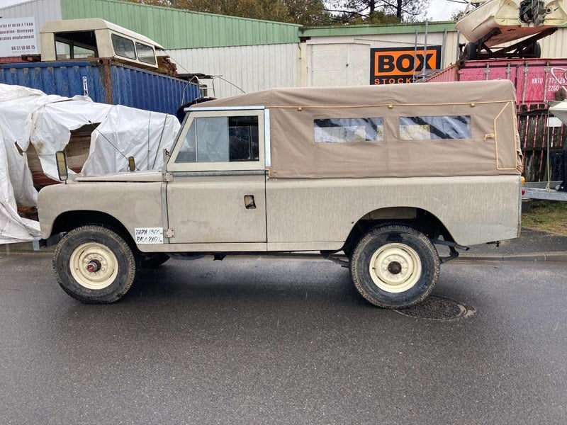 1980 Land Rover Series 3 - 2 1980 Land Rover Series 3 - 2