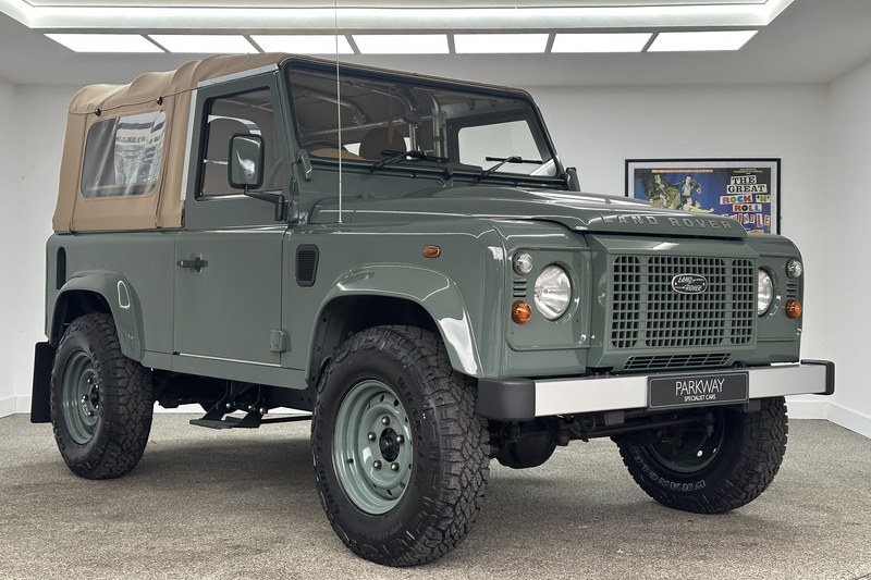 2016 Land Rover Defender - 2 2016 Land Rover Defender - 2