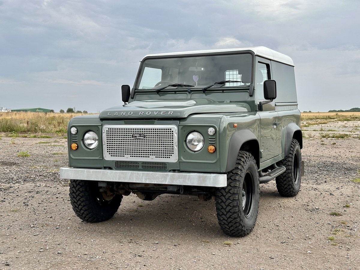 2012 Land Rover Defender Groen Handgeschakeld, 6 versnellingen Rechts ...