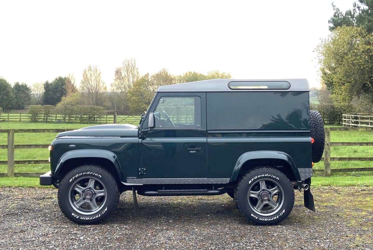 2015 Land Rover Defender Groen Handgeschakeld, 6 versnellingen Rechts ...