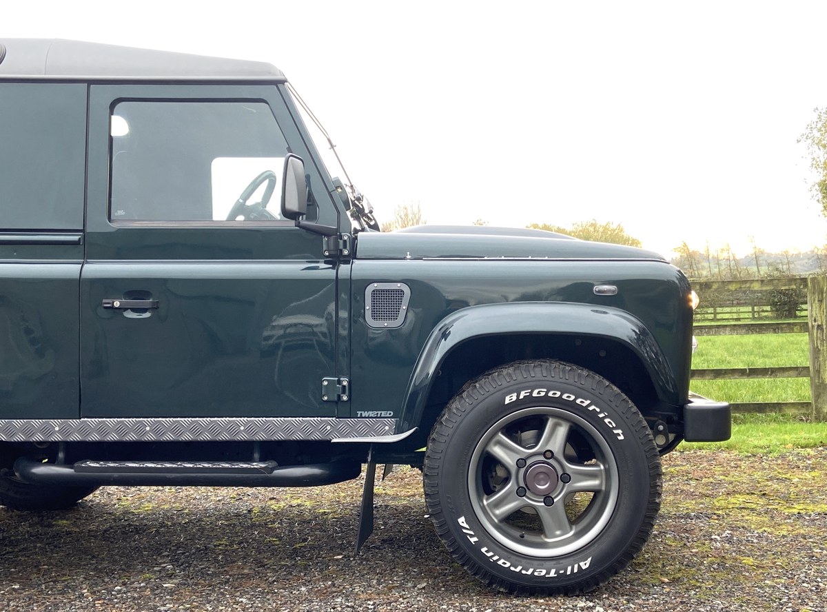 2015 Land Rover Defender Groen Handgeschakeld, 6 versnellingen Rechts ...