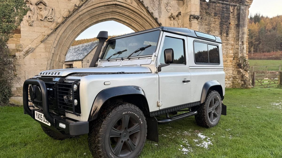 Land Rover 05 Defender 2005 Land Rover Defender Silver Manual, 5 speed Right Hand Drive in ...