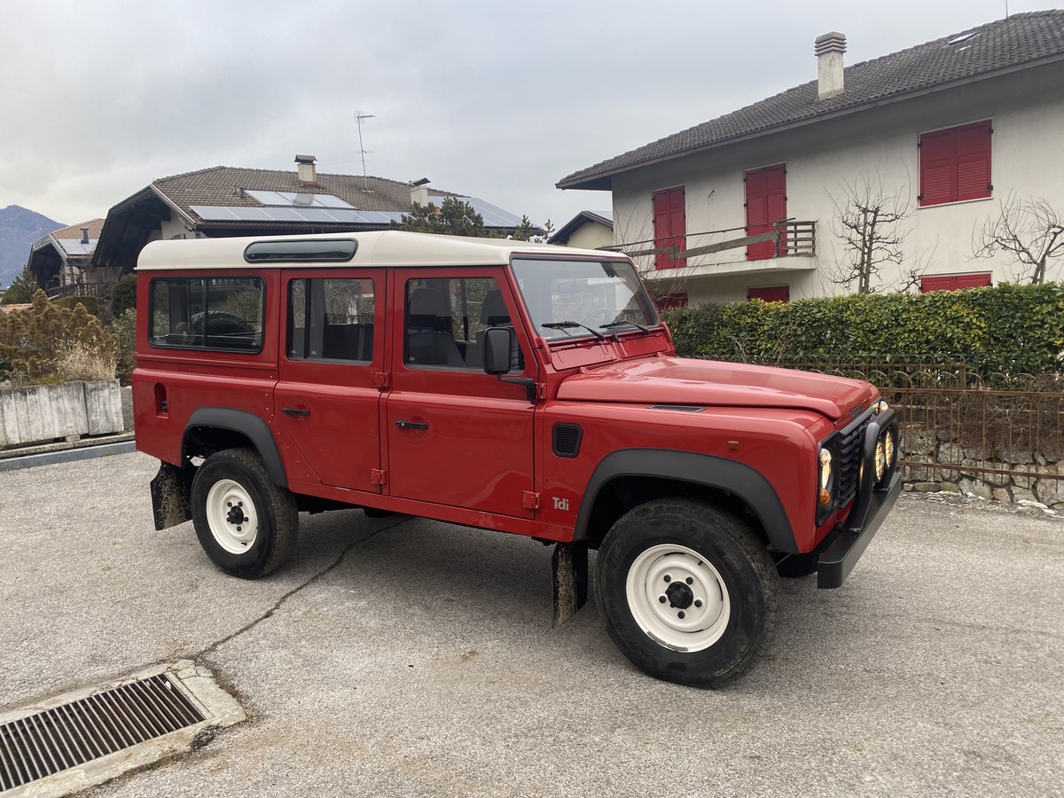 1996 Land Rover Defender Red Manual, 5 speed Left Hand Drive in Cles ...
