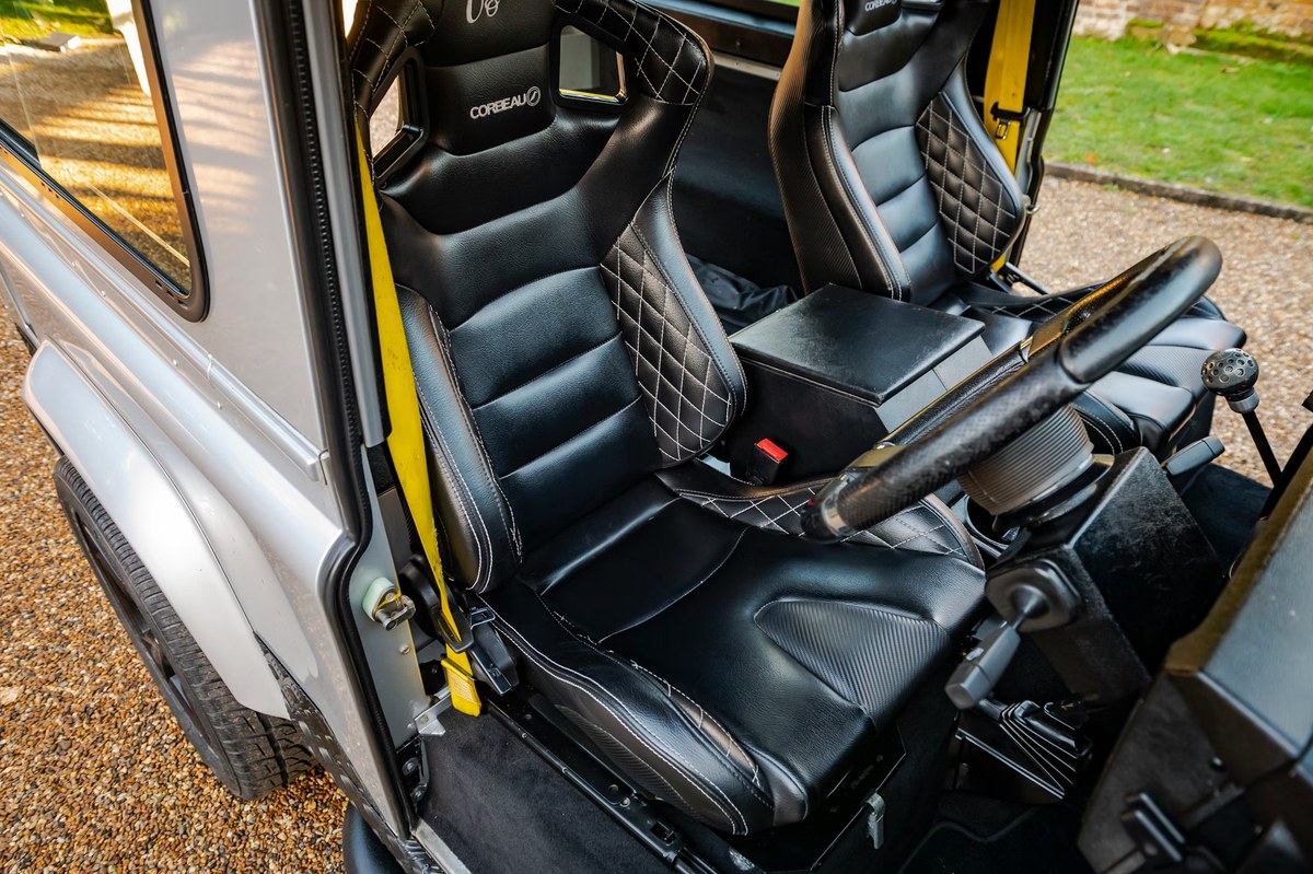 Land-RoverNero & Argento Distintivo Griglia Ovale Range Rover Sport Land-RoverNero & Argento Distintivo Griglia Ovale Range Rover Sport