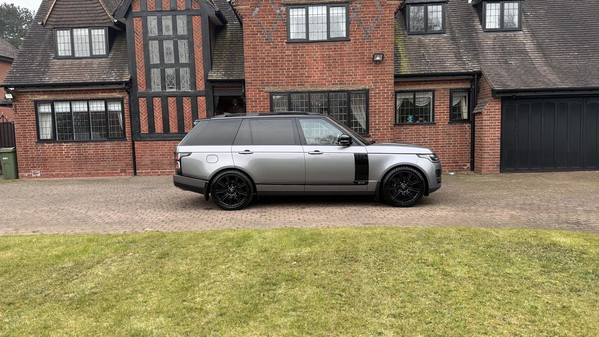 Range Rover Smallish Grey 2020 Land Rover Range Rover Grey Automatic, 7+ speed Right Hand Drive ...