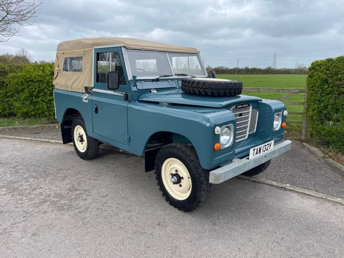 1982 LAND ROVER 88” SUPERB RESTORATION SOLD