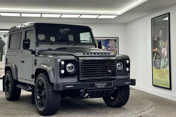 2016 Land Rover Defender - 1 2016 Land Rover Defender - 1