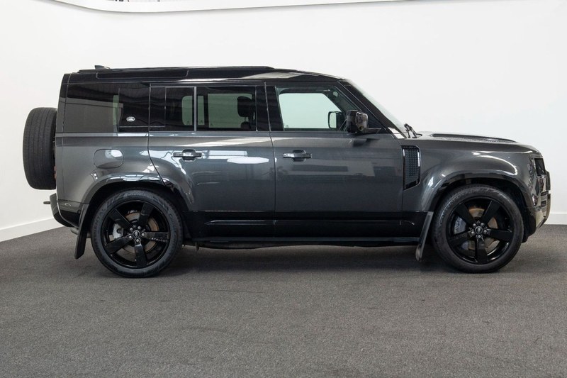 2021 Land Rover Defender - 2 2021 Land Rover Defender - 2