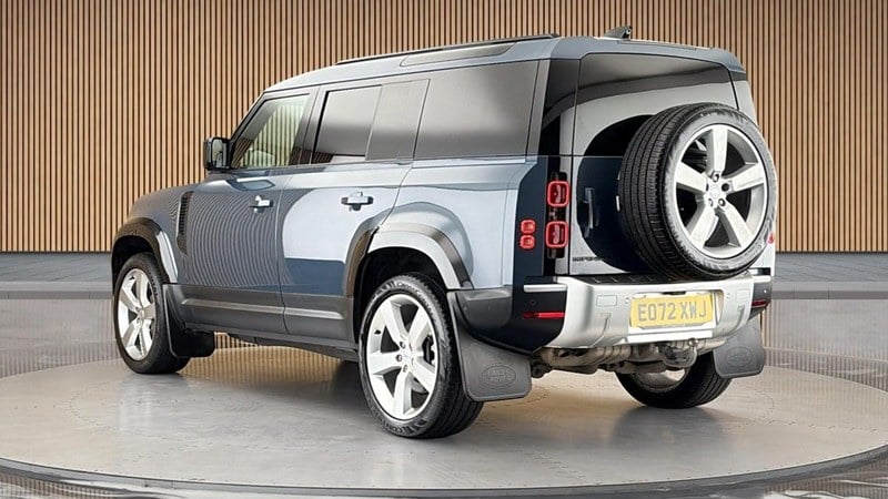 2022 Land Rover Defender - 2 2022 Land Rover Defender - 2