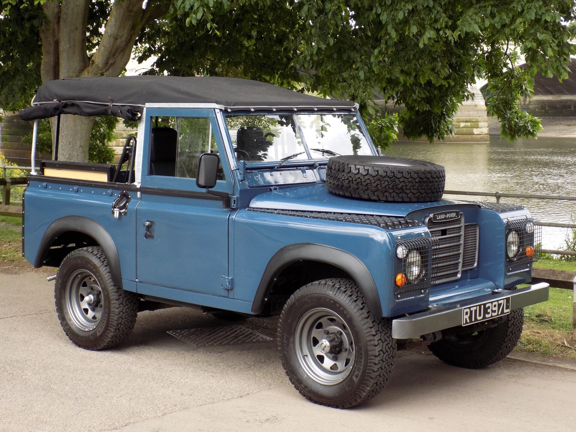1973 Land Rover 88