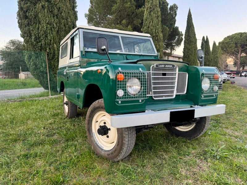 1977 Land Rover Series 3 - 2 1977 Land Rover Series 3 - 2