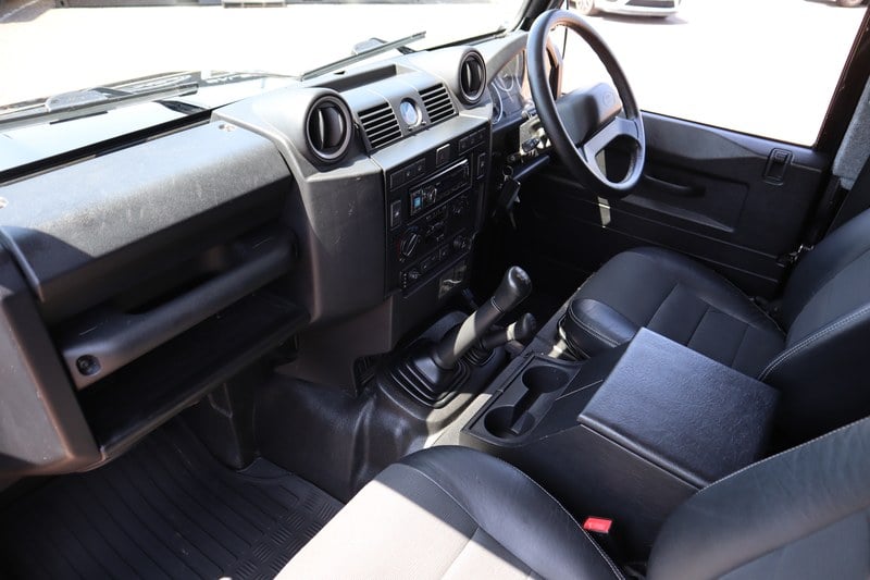 2014 Land Rover Defender - 2 2014 Land Rover Defender - 2