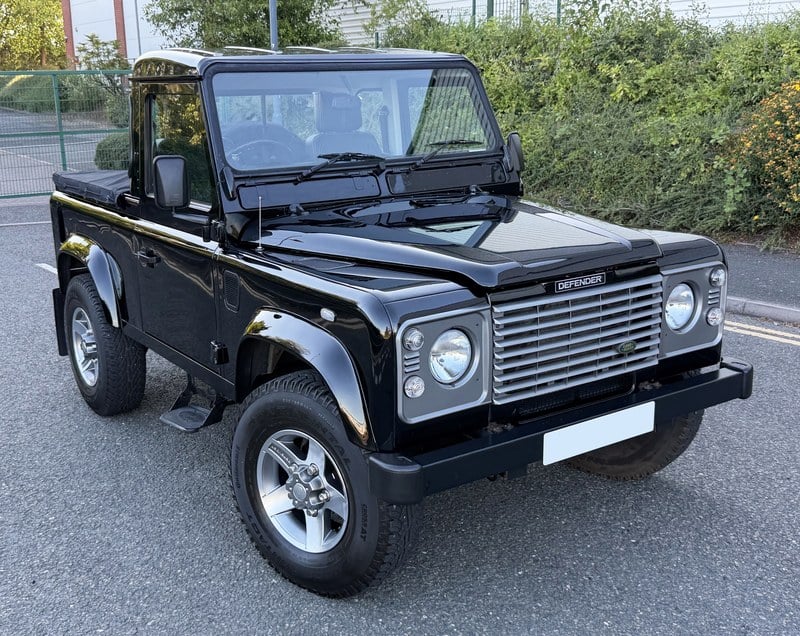 2004 Land Rover Defender - 1 2004 Land Rover Defender - 1