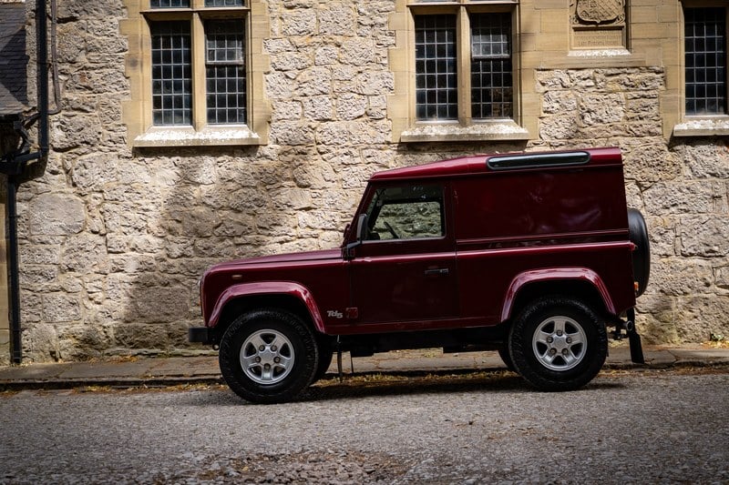 2000 Land Rover Defender - 2 2000 Land Rover Defender - 2