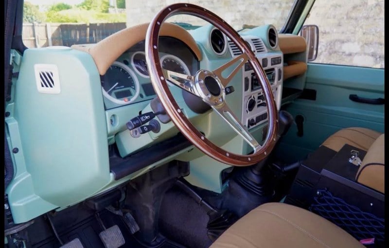 2009 Land Rover Defender - 2 2009 Land Rover Defender - 2