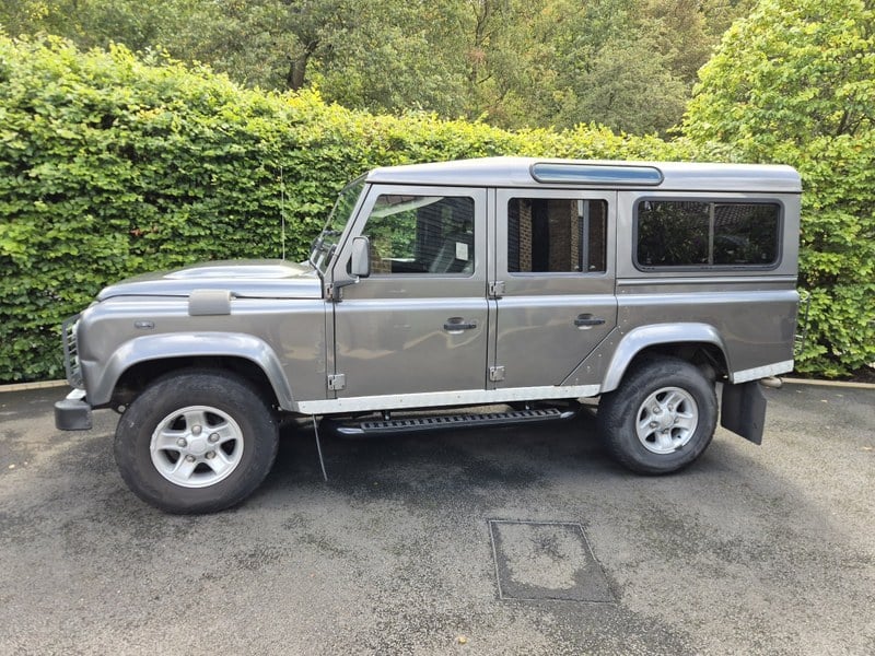 2009 Land Rover Defender - 2 2009 Land Rover Defender - 2