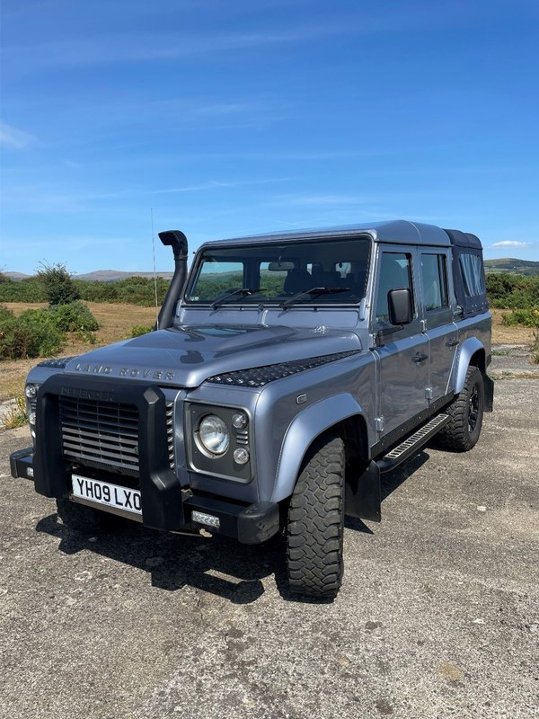 2009 Land Rover Defender - 2 2009 Land Rover Defender - 2
