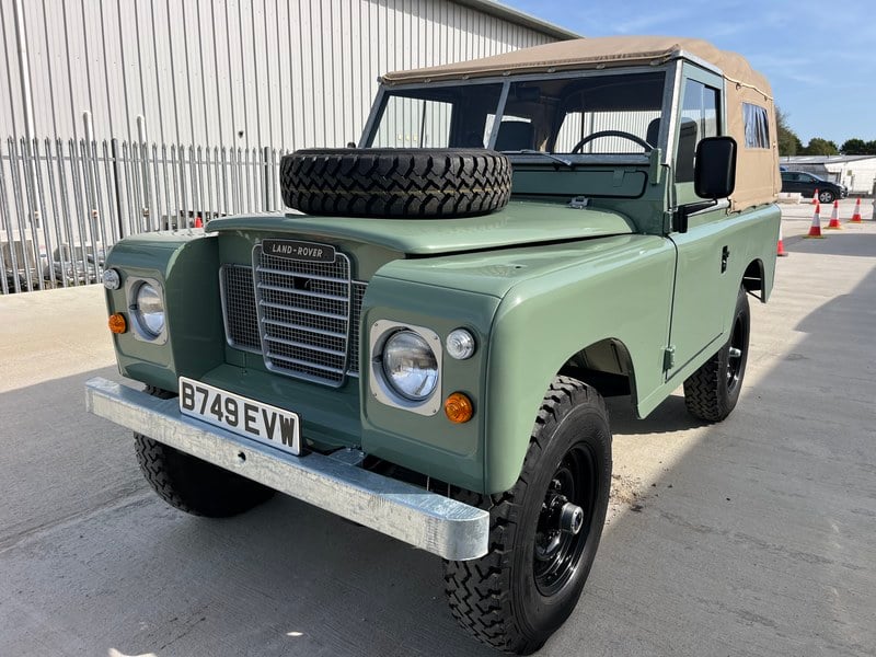 1984 Land Rover Series 3 - 2 1984 Land Rover Series 3 - 2