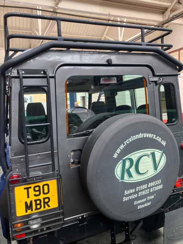 2001 Land Rover Defender - 2 2001 Land Rover Defender - 2