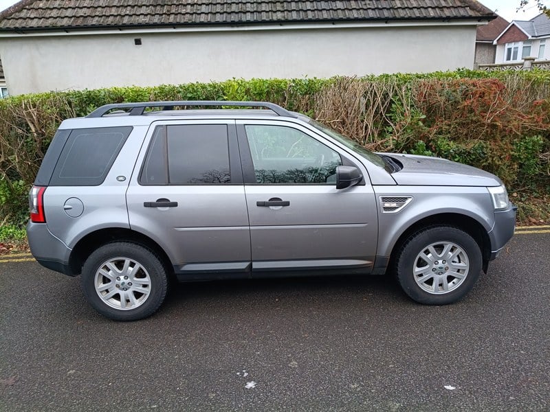 2011 Land Rover Freelander - 2 2011 Land Rover Freelander - 2